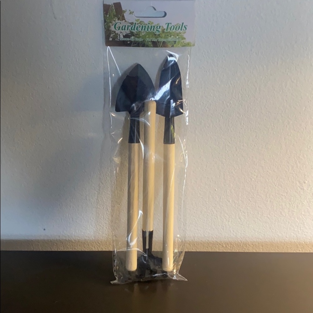 🔥Free with Purchase🔥 NWOT First Garden Tools!